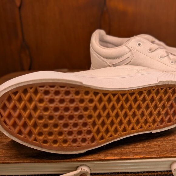 White Vans Barely Worn Size 3 Missy - Picture 3 of 6